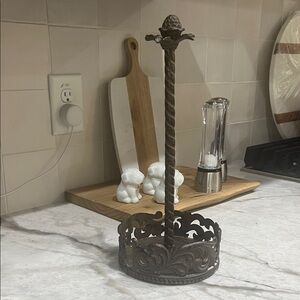 GG COLLECTION Ornate Bronze Paper Towel Holder